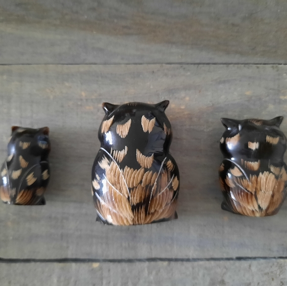 Vintage Carved Owl Figurines - Set of 3 - Picture 6 of 8